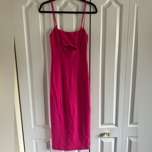 h:ours Revolve Enzo Midi Cutout Dress in Hot Pink - Picture 4 of 9